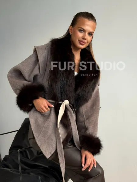 Пальто с мехом фишера - фото 10