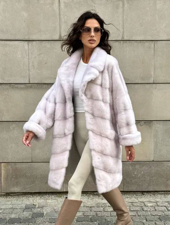 Шуба в диагональной выкладке меха норки с английским воротником - цвет жемчуг - фото 11