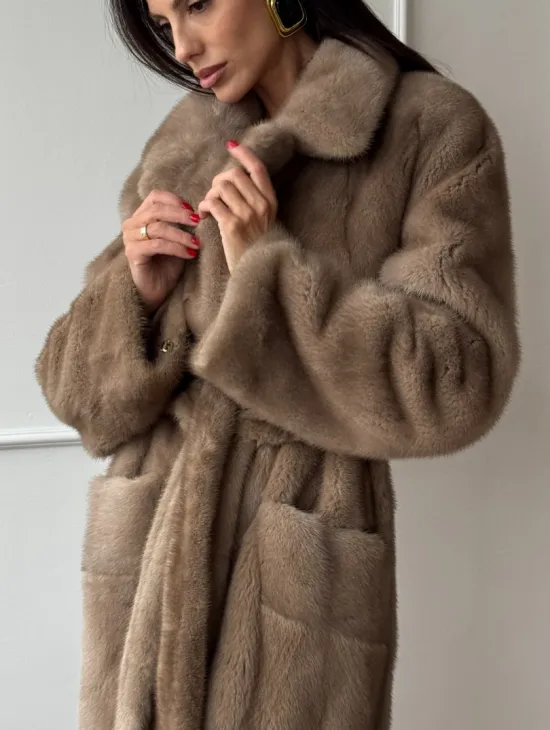 Длинная шуба прямого кроя из меха североамериканской норки с боковыми шлицами - фото 1