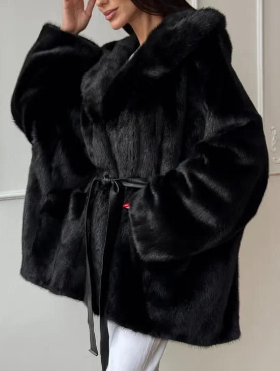 Летучая мышь шуба из черной норки с меховым капюшоном - оверсайз - фото 1