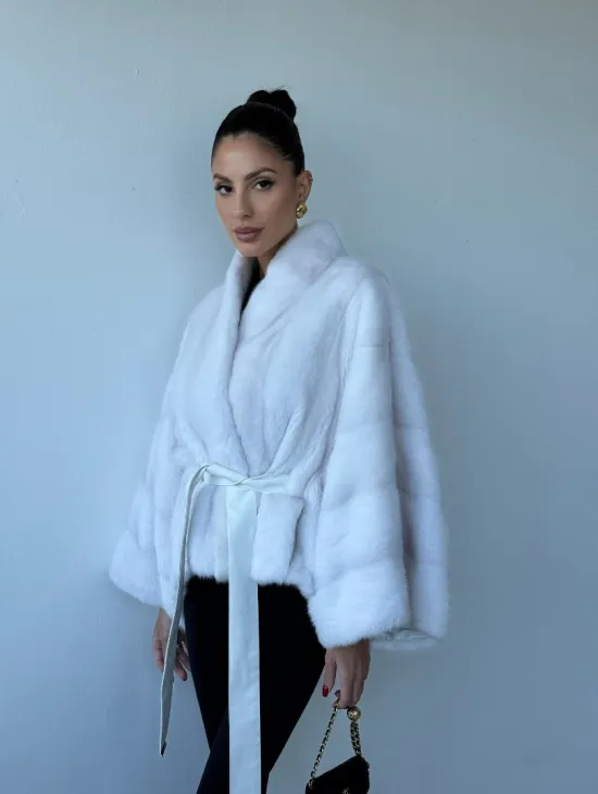Белоснежное меховое манто из аукционной норки, фасон - летучая мышь - фото 6