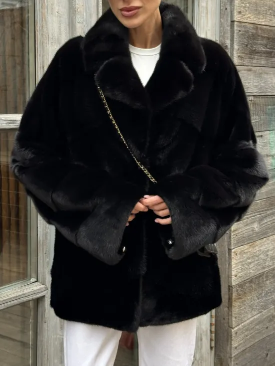 Черный короткий полушубок из плюшевой норки VELVET с английским воротником - фото 2