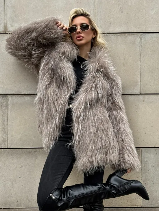 Полушубок из енота с английским воротником - фото 5