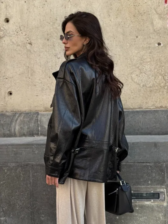 Модная черная куртка из натуральной кожи 