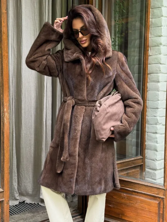 Норковая шуба с капюшоном - цвет орех - фото 4