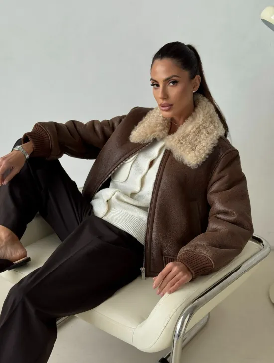 Короткая дубленка - женская - фото 11