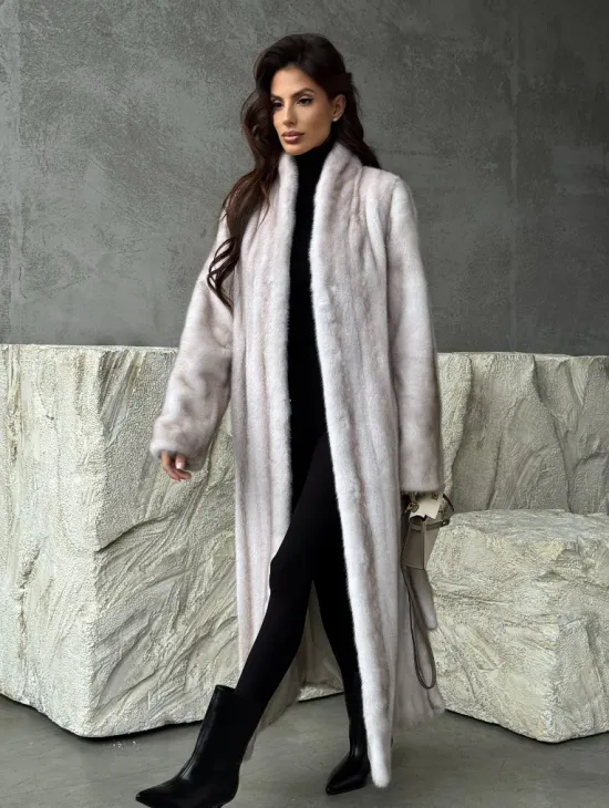 Светлая шуба из натуральной скандинавской норки - фото 11