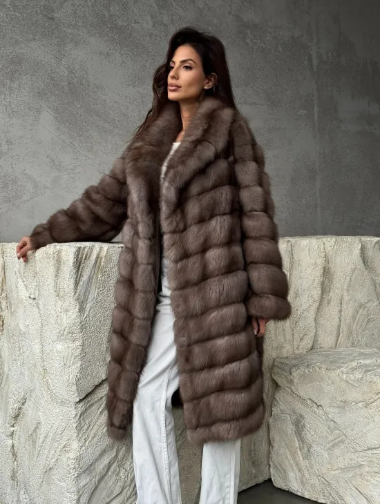 Шуба из куницы средней длины - фото 9