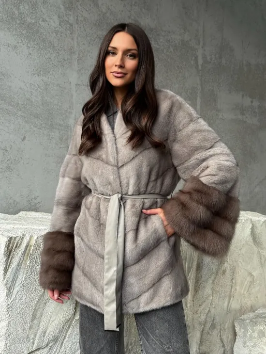 Норковое полупальто с меховыми манжетами из куницы - фото 6