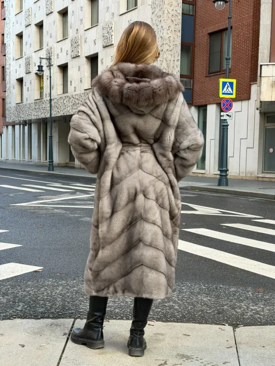 Шуба норковая женская с капюшоном куница - фото 11