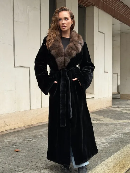 Длинная шуба из стриженой норки с воротником куница - фото 10