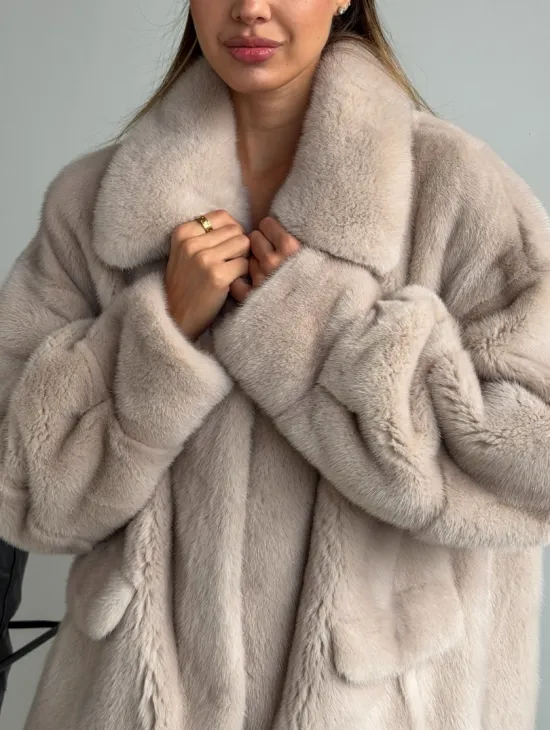 Короткая норковая шуба в цвете нюд - фото 1