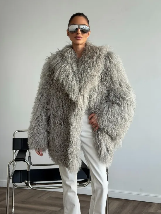 Серая шуба из ламы - фото 6