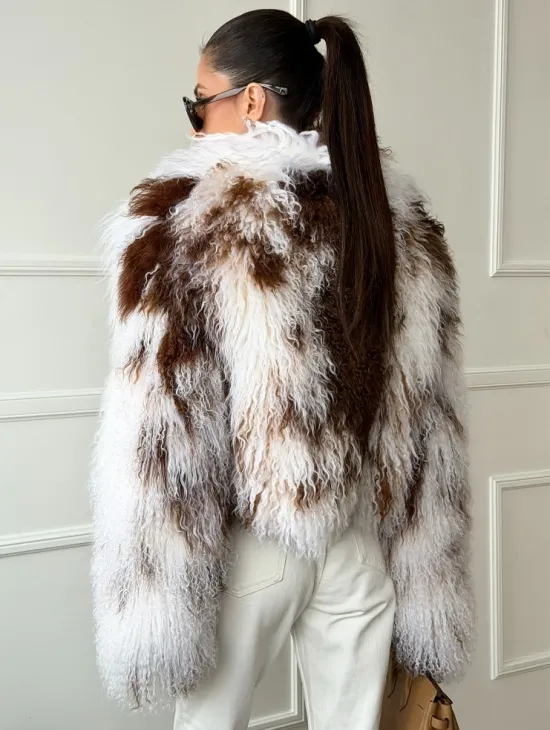 Шубка из ламы бело-коричневая - фото 3