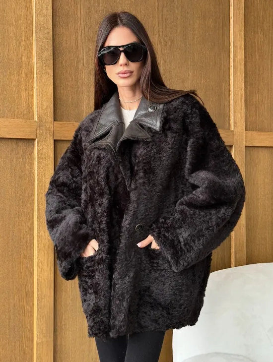 Коричневая двухсторонняя дубленка на овчине тиградо - фото 0