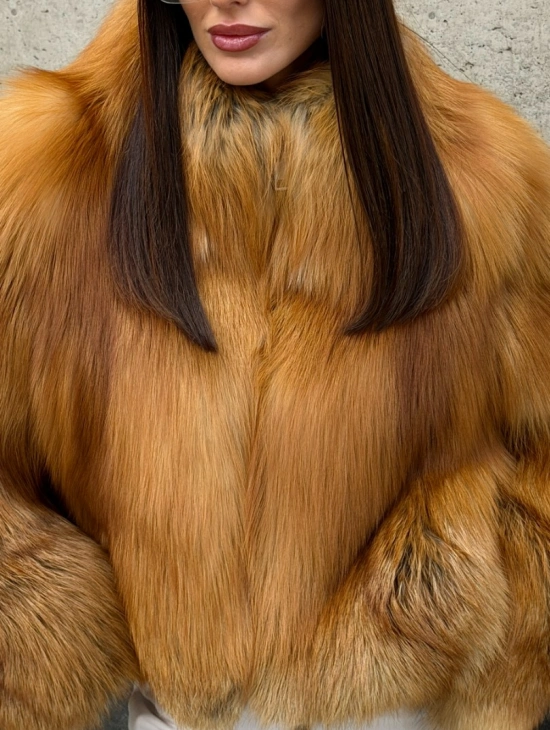 Короткая шуба из лисы огнёвки с воротником-стойкой на молнии - фото 1