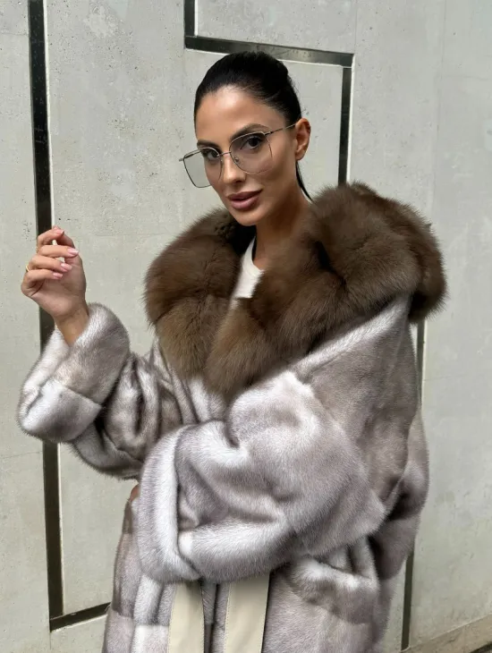 Шуба норковая с капюшоном из меха куницы - колотый лед - фото 8